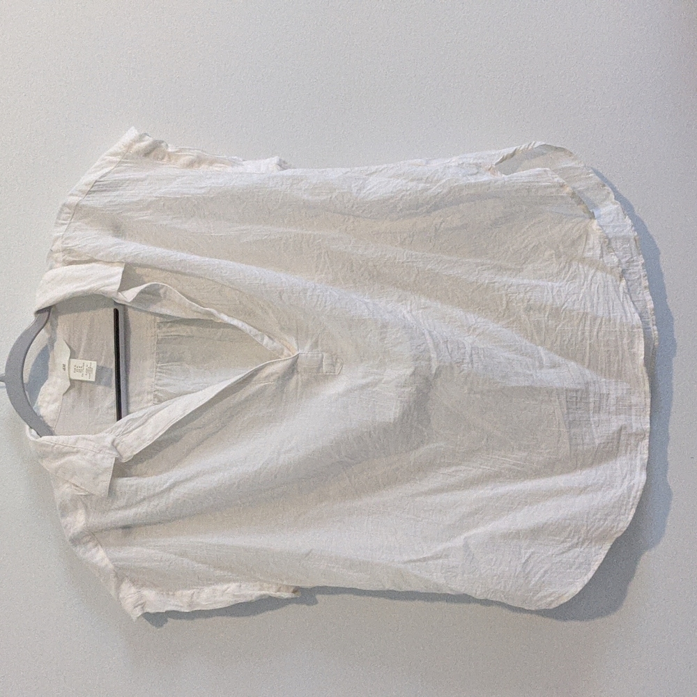 H&M women's size m off white short sleeve Blouse